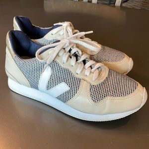 GUC Veja Sneakers